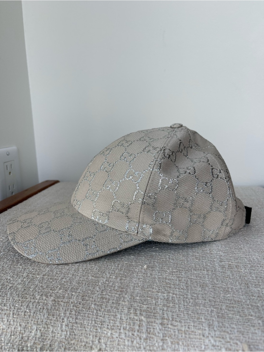 Stunning Gucci Beige Monogram Baseball Cap - Picture 3 of 11